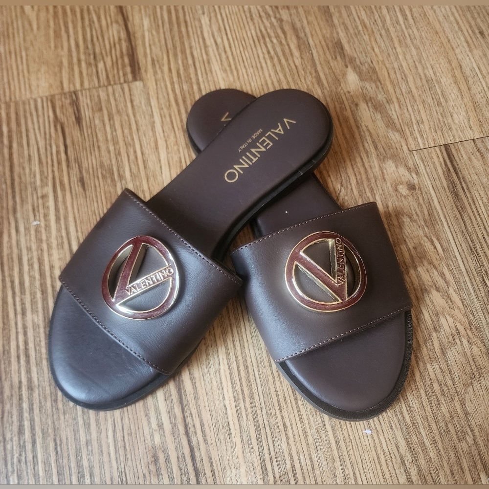 SIZE  7 AUTHENTIC. Valentino Logo Slide Sandals - Picture 3 of 8